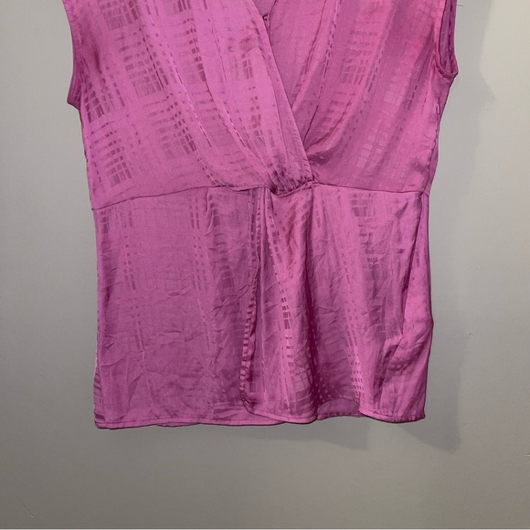 Halogen Sleeveless Blouse‎ Women's Size Medium Pink Rosebud Twist Front Top - Picture 4 of 9